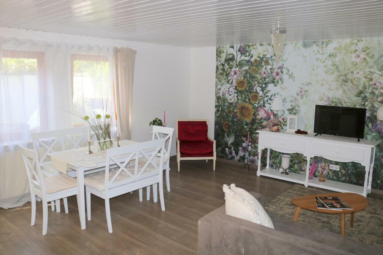 Soutterain - Wohnung Mit Senkgarten Weingarten  Exterior photo